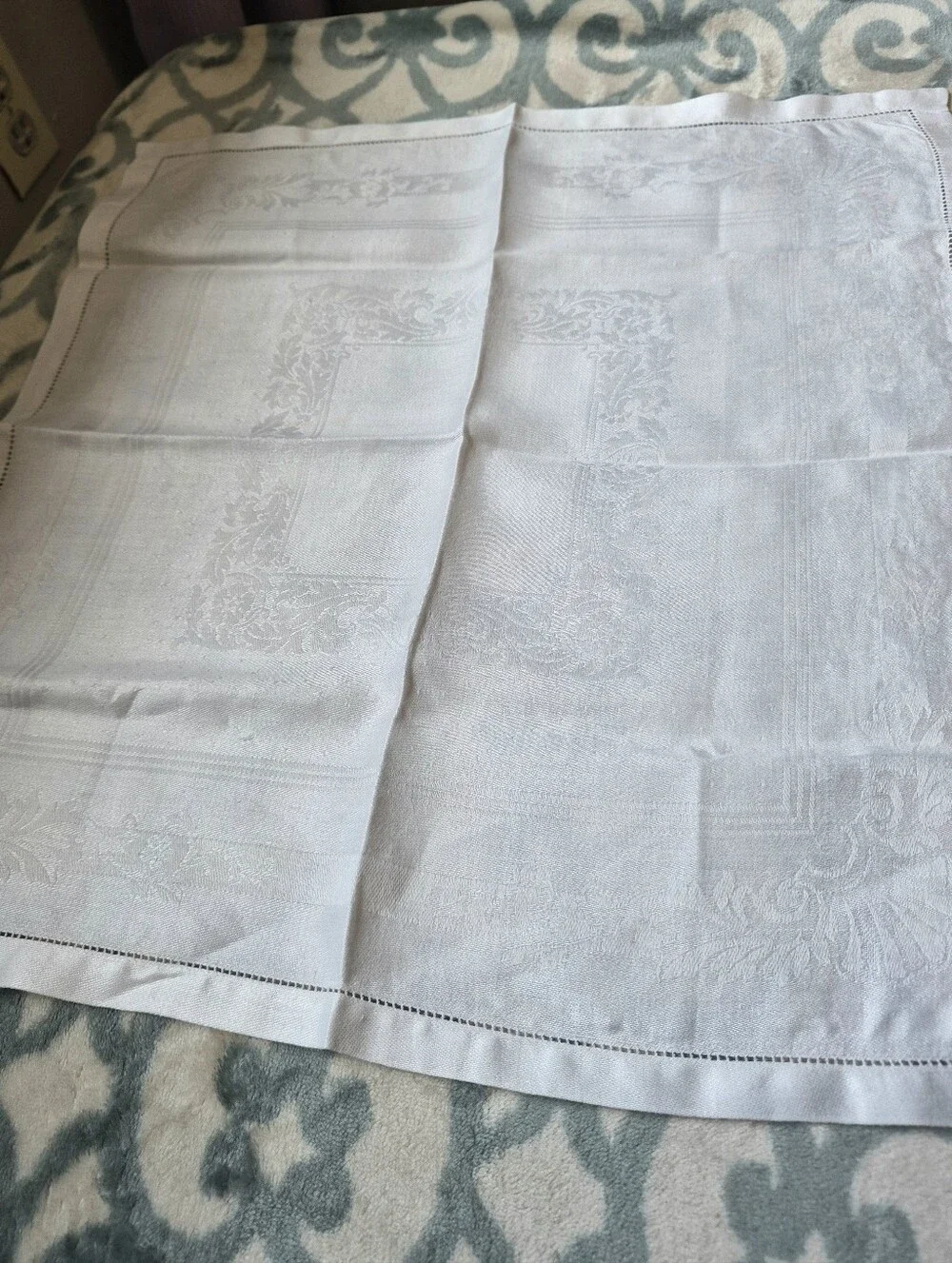 8 Vintage Linen Damask Jacquard Vine Floral Hemstitched Dinner Napkins, 17 X 18